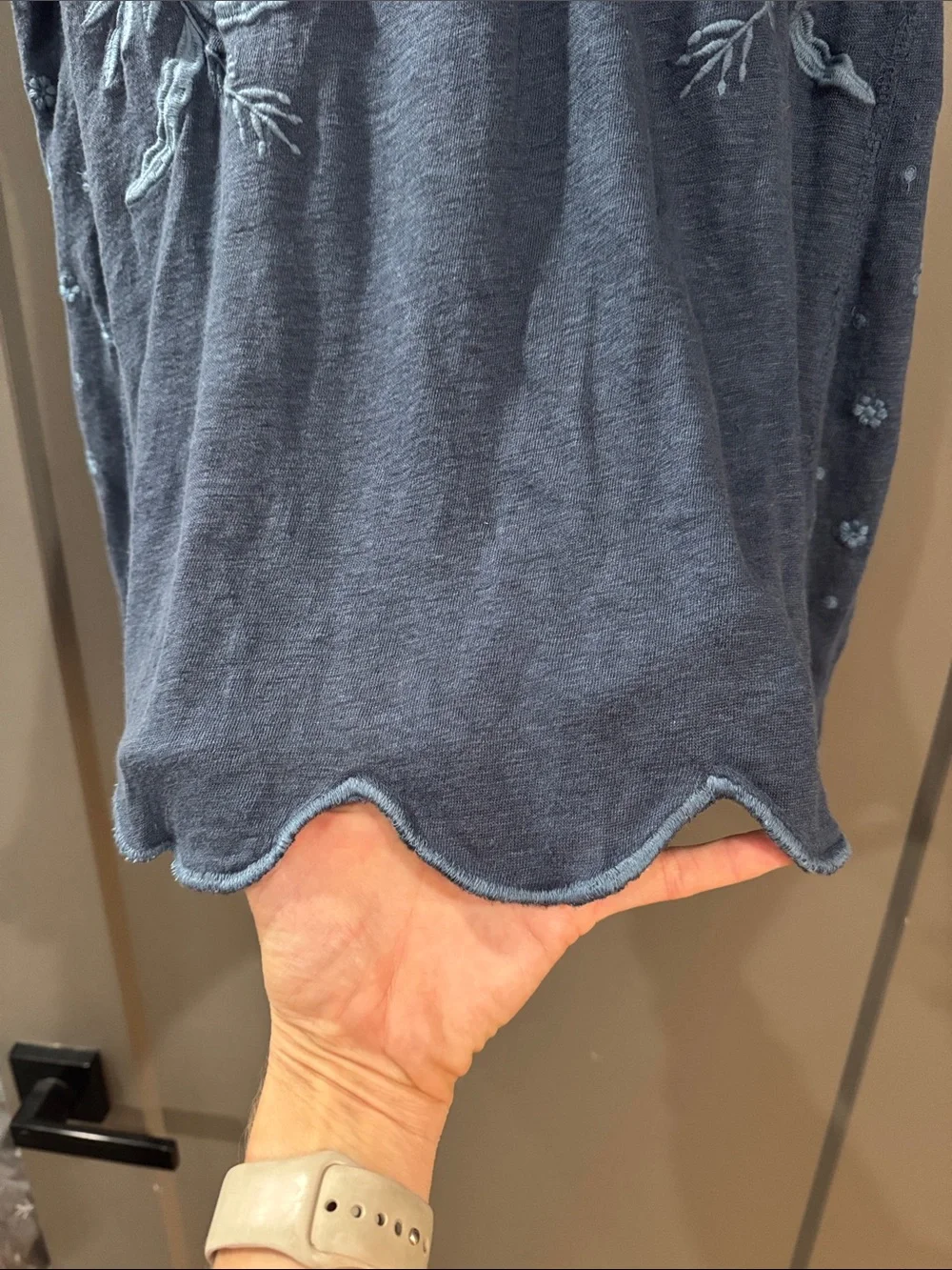 Embroidered Sleeveless Tank Top - Picture 6 of 10